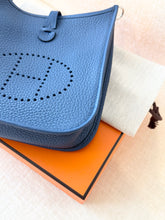 Load image into Gallery viewer, HERMES 2025 Evelyne TPM 16 Clemence Leather Amazone Bag / Bleu Tie / PHW
