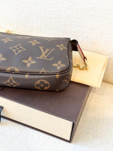 Load image into Gallery viewer, LOUIS VUITTON Monogram Canvas Mini Pochette Accessories

