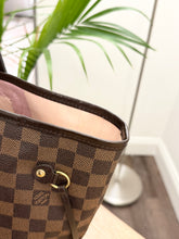 Load image into Gallery viewer, LOUIS VUITTON Neverfull MM Damier Ebene Canvas Tote Bag in Rose Ballerine
