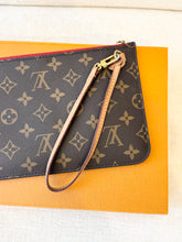 Load image into Gallery viewer, LOUIS VUITTON Neverfull MM Monogram Pochette Wristlet Pouch - Cherry
