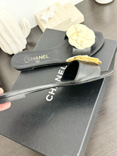 Load image into Gallery viewer, CHANEL Camellia Flower Leather Flat Sandals in Black/White - EU37.5
