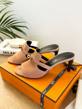 Load image into Gallery viewer, HERMES Suede Cute High Heel Sandals - (EU)37.5
