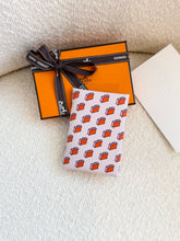 Load image into Gallery viewer, HERMES 2025 Calvi Duo Suitcase "Valises" Printed Swift Leather / Mauve Pale
