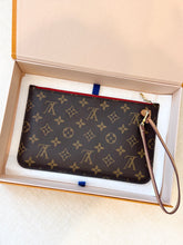 Load image into Gallery viewer, LOUIS VUITTON Neverfull MM Monogram Pochette Wristlet Pouch - Cherry
