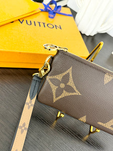 LOUIS VUITTON 2023 Monogram Giant Rectangular Wristlet Pouch