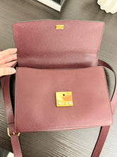 Load image into Gallery viewer, GUCCI Zumi Grain Leather Shoulder Bag in Burgundy
