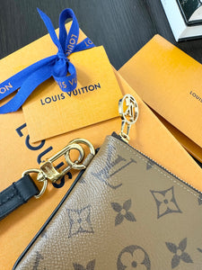 LOUIS VUITTON 2023 Monogram Reverse Square Wristlet Pouch