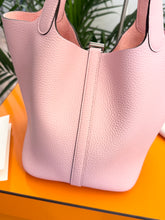 Load image into Gallery viewer, HERMES 2024 Clemence Picotin Lock 22 Palladium Hardware in Rose Sakura

