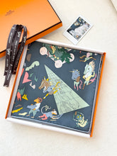 Load image into Gallery viewer, Hermès 2025 Academia Hippica Silk Scarf 90 in Noir / Ardoise / Rose Poudre

