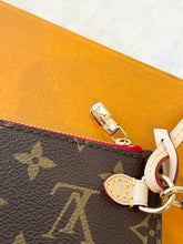 Load image into Gallery viewer, LOUIS VUITTON 2024 Neverfull MM Monogram Pochette Wristlet Pouch / Cherry
