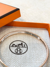 Load image into Gallery viewer, ✨BRAND NEW✨2025 Hermes Uni Bangle Bracelet / Lagon / Size 65
