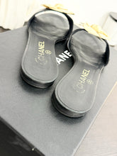 Load image into Gallery viewer, CHANEL Camellia Flower Leather Flat Sandals in Black/White - EU37.5
