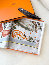Load image into Gallery viewer, Hermès 2025 Guepards Bandana Double Face Scarf 90 in Noir / Ardoise / Rose
