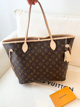 Load image into Gallery viewer, LOUIS VUITTON 2025 Monogram Neverfull MM Monogram Tote / Rose Beige
