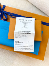 Load image into Gallery viewer, 💙NEW!!  LOUIS VUITTON 2025 Canvas Credit Card Holder / Gaston Blue
