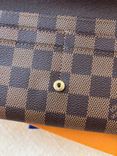 Load image into Gallery viewer, LOUIS VUITTON Damier Ebene Sarah Wallet
