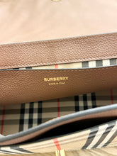 Load image into Gallery viewer, [SOLD]BURBERRY 2024 Vintage Check Note Crossbody Bag in Tan
