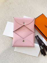 Load image into Gallery viewer, Hermes 2024 Chevre Mysore Calvi Card Holder- Rose Sakura

