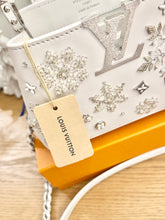 Load image into Gallery viewer, LOUIS VUITTON 2024 - LIMITED EDITION - Capucines Mini Ski Snowflake Satchel Bag
