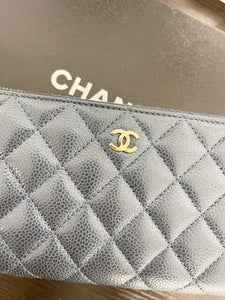 CHANEL Classic Metallic Grained Calfskin Long Zipped Wallet in Blue