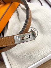 Load image into Gallery viewer, HERMES 2022 Epsom Leather Kelly 18 Belt in Gold
