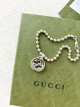 Load image into Gallery viewer, GUCCI Sterling Silver Brit GG Pendant Bracelet

