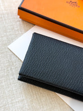 Load image into Gallery viewer, ✨NEW✨2025 Hermes Calvi Verso Card Holder / Bleu Océan / Mauve Pâle
