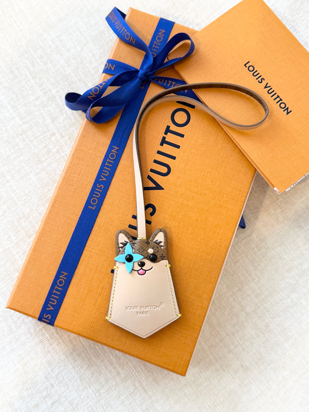 🐶NEW!! LOUIS VUITTON 2025 Monogram LV Dog Bag Charm