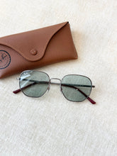 Load image into Gallery viewer, Ray-Ban RB3682 Polarized Square Sunglasses
