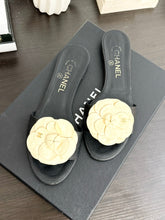 Load image into Gallery viewer, CHANEL Camellia Flower Leather Flat Sandals in Black/White - EU37.5
