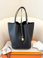 Load image into Gallery viewer, HERMES 2025 Sac Picotin Lock 26 Clemence Leather Bag - Noir / GHW
