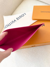 Load image into Gallery viewer, LOUIS VUITTON 2025 Canvas Credit Card Holder / Pondichery Pink
