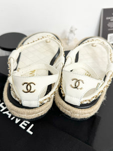 ▪️SOLD▪️CHANEL Lambskin Chain CC Thong Espadrille Sandals in White (EU36)