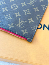 Load image into Gallery viewer, LOUIS VUITTON 2024 Neverfull MM Monogram Pochette Wristlet Pouch / Cherry
