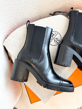 Load image into Gallery viewer, Hermes 2025 Lindsay 70 Ankle Boots - Black / EU 39
