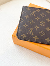 Load image into Gallery viewer, LOUIS VUITTON 2025 Neverfull MM Monogram Pochette Wristlet Pouch / Rose Beige
