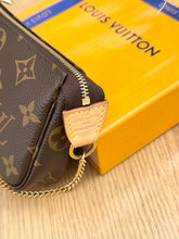 Load image into Gallery viewer, LOUIS VUITTON Monogram Canvas Mini Pochette Accessoires
