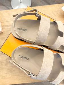 HERMES Genius Suede Goatskin Sandals in Beige Sable - EU37