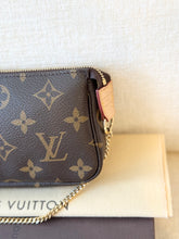 Load image into Gallery viewer, LOUIS VUITTON Monogram Canvas Mini Pochette Accessories
