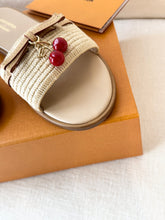 Load image into Gallery viewer, LOUIS VUITTON LV x TM Takashi Murakami Raffia Cherry Lily Flat Mule / EU38
