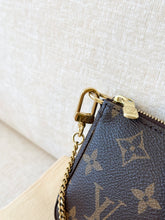 Load image into Gallery viewer, LOUIS VUITTON Monogram Canvas Mini Pochette Accessories

