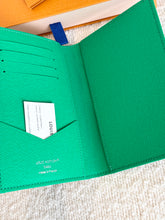 Load image into Gallery viewer, LOUIS VUITTON Golf Green Colored Monogram Passport Cover - Green
