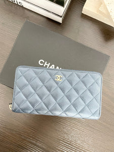 CHANEL Classic Metallic Grained Calfskin Long Zipped Wallet in Blue