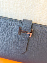 Load image into Gallery viewer, HERMES 2022 Bearn Wallet in Bleu Indigo / Epsom Leather
