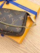 Load image into Gallery viewer, LOUIS VUITTON Monogram Canvas Mini Pochette Accessoires
