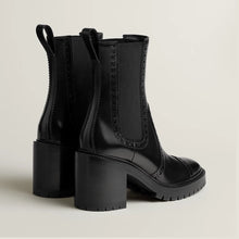 Load image into Gallery viewer, Hermes 2025 Lindsay 70 Ankle Boots - Black / EU 39
