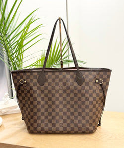 LOUIS VUITTON Neverfull MM Damier Ebene Canvas Tote Bag in Rose Ballerine