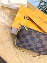 Load image into Gallery viewer, LOUIS VUITTON Damier Ebene Canvas Mini Pochette Accessoires
