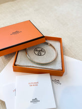 Load image into Gallery viewer, ✨BRAND NEW✨2025 Hermes Uni Bangle Bracelet / Lagon / Size 65
