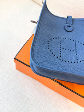 Load image into Gallery viewer, HERMES 2025 Evelyne TPM 16 Clemence Leather Amazone Bag / Bleu Tie / PHW
